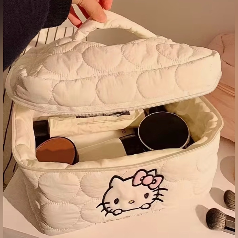 ❤️❤️SANRIO MYSTERY BUNDLE with White Puffer Hello Kitty Travel Make-Up Bag